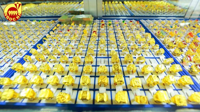 Không gian sang trọng tại Công Ty Vàng Bạc Đá Quý Ngọc Hà