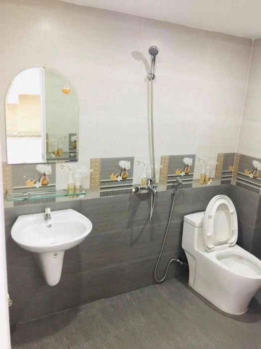 Bộ sưu tập thiết bị vệ sinh cao cấp tại showroom Phước Loan - Song B