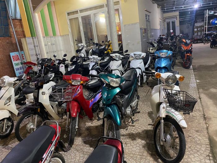 Không gian trưng bày đa dạng mẫu mã tại Xe máy Trường Thọ