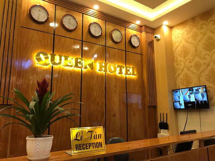 Không gian sang trọng tại Queen Hotel