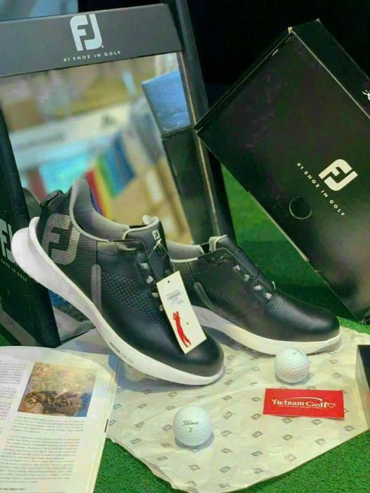 Không gian mua sắm sang trọng tại Vietnam Golf Shop