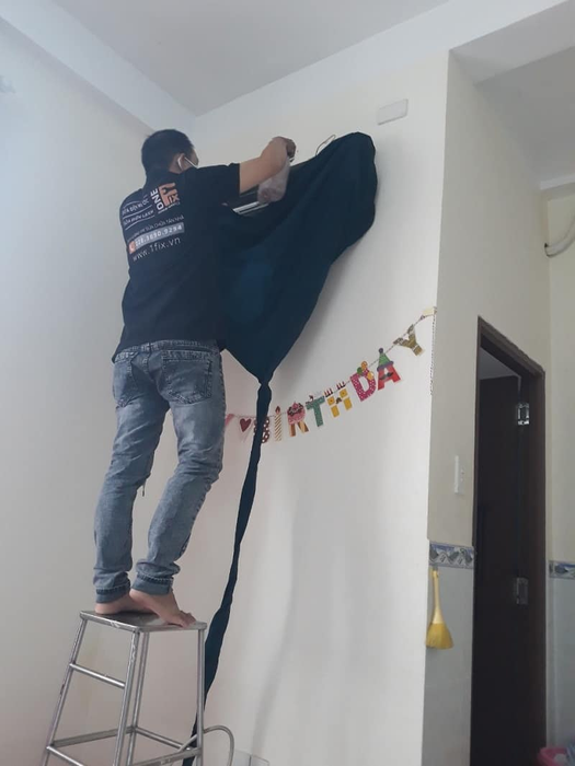 Hình ảnh thực tế quy trình vệ sinh chuyên nghiệp tại 1FIX
