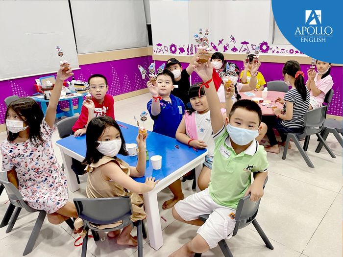 Hình ảnh lớp học sinh động tại Apollo English Junior