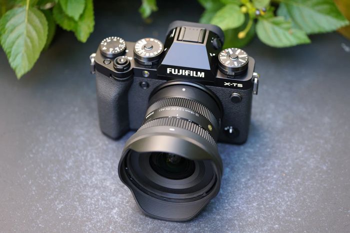 Không gian trưng bày đa dạng tại Giang Duy Đạt Camera
