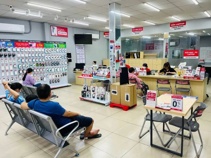 Hình ảnh minh họa dịch vụ sửa chữa chuyên nghiệp tại Điện Thoại Vui