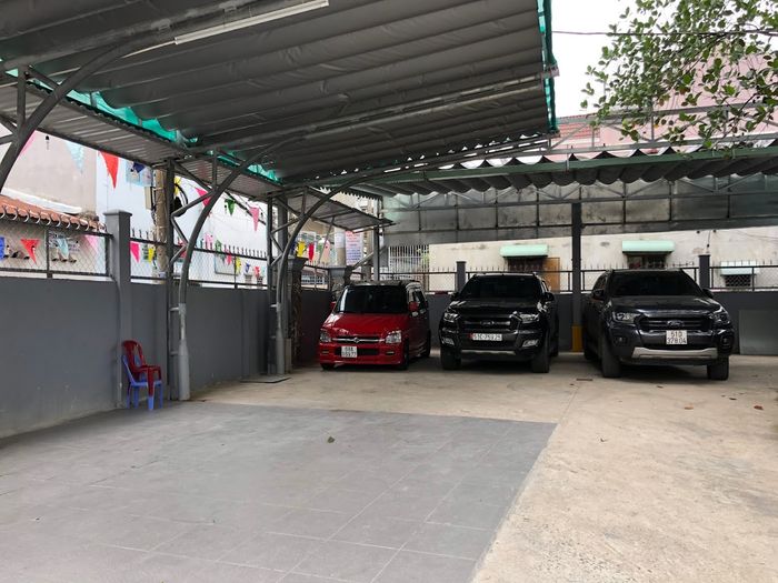 Bãi đỗ xe ô tô 39 ảnh 1