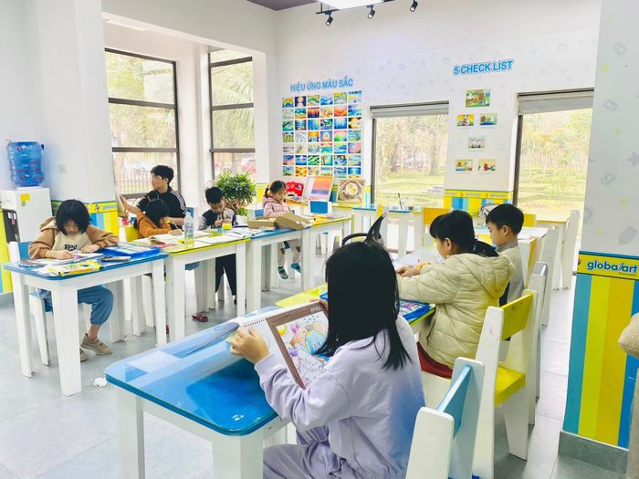 Không gian học tập đầy màu sắc tại Global Art