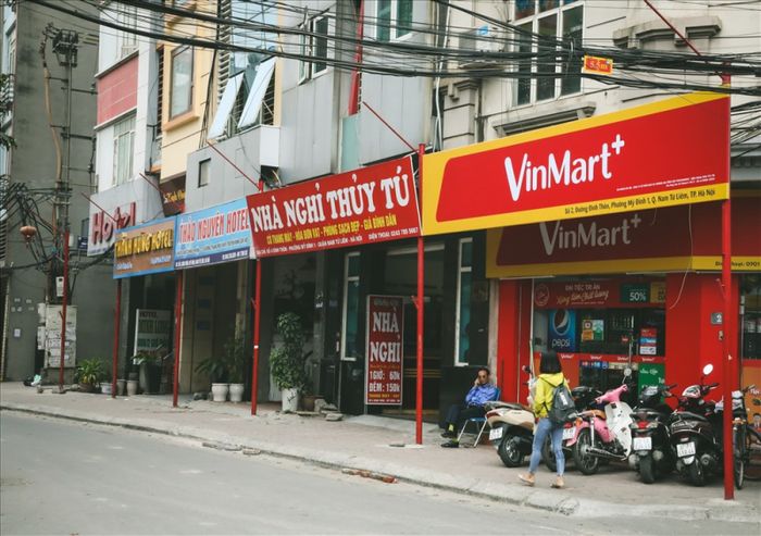 Bộ sưu tập hình ảnh thi công thực tế của Quảng cáo Hoàng Vinh - Minh chứng cho chất lượng và sự chuyên nghiệp trong từng sản phẩm.