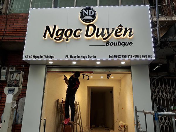 Hình ảnh thi công biển quảng cáo chuyên nghiệp từ A & T