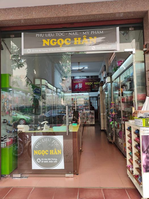 Không gian mua sắm tại Ngọc Hân Hair Supply