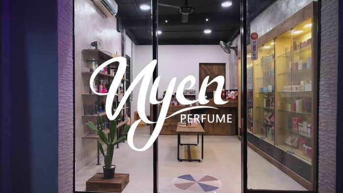 Không gian ấm cúng tại Uyên Perfume Store