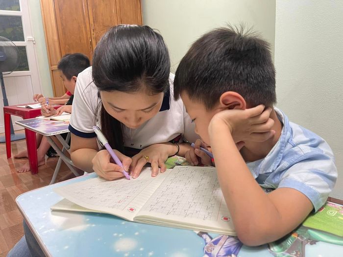 Hình ảnh lớp học của Cô Kiều Dung
