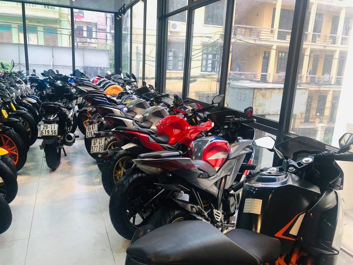Không gian trưng bày đa dạng tại Mạnh Motor