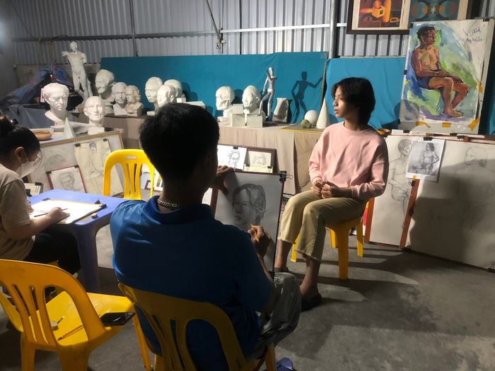 Không gian sáng tạo đầy màu sắc tại Lớp Vẽ Thầy Anh
