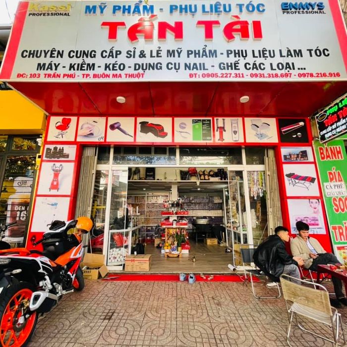 Bộ sưu tập sản phẩm chăm sóc tóc đa dạng tại Tấn Tài