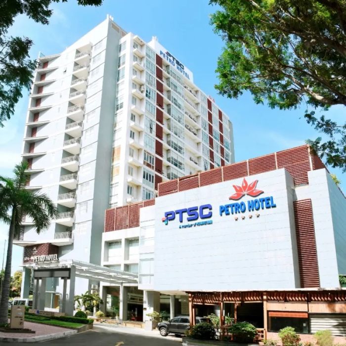 Không Gian Tiệc Cưới Lộng Lẫy Tại Petro Hotel - Ảnh 1