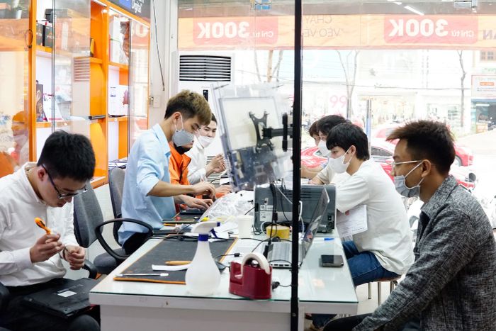 Đội ngũ kỹ thuật viên chuyên nghiệp tại Bệnh Viện Công Nghệ 88