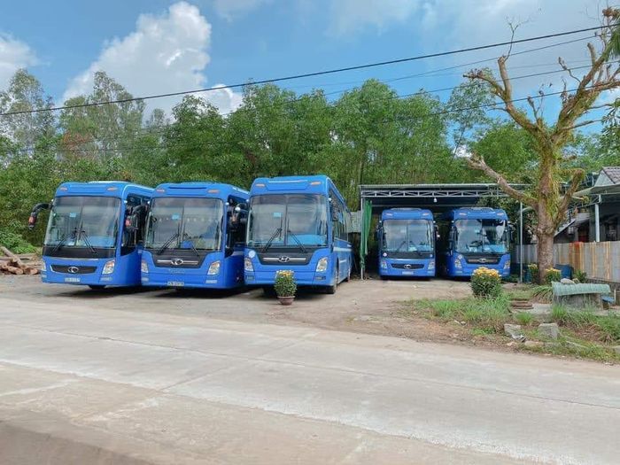 Hình ảnh xe hiện đại của Nhà xe Năm A