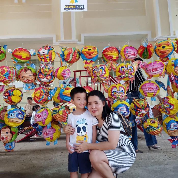 Không gian mua sắm đầy màu sắc tại Bé Xinh Đồng Xoài