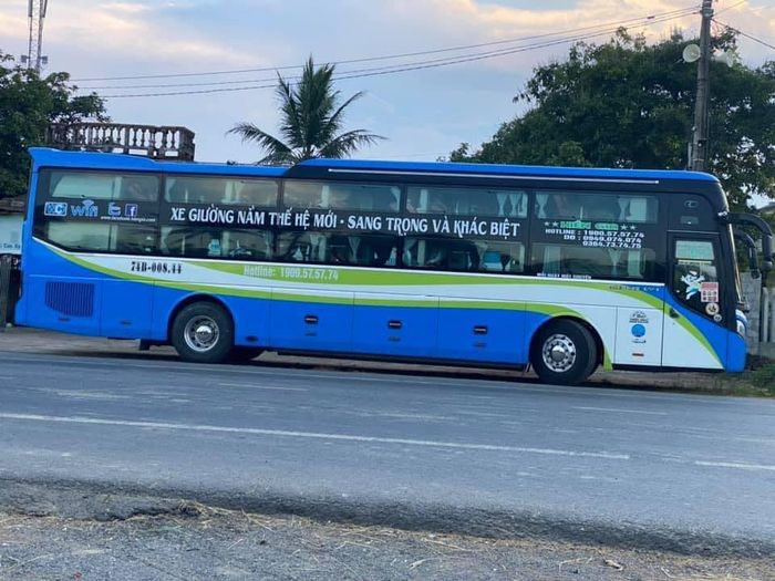 Hình ảnh đội xe limousine hiện đại của Hiền Gia