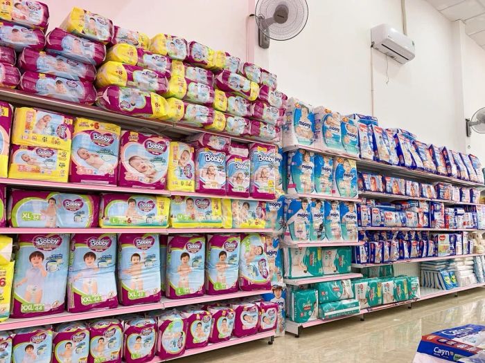 Góc trưng bày sản phẩm chăm sóc mẹ sau sinh tại Baby Hiền Kun - nơi các mẹ bỉm có thể tìm thấy những giải pháp chăm sóc sức khỏe toàn diện