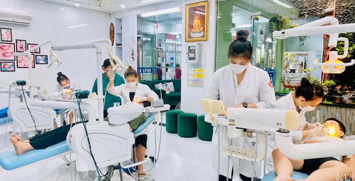 Hình ảnh phòng điều trị hiện đại tại Nha khoa Gia Đình