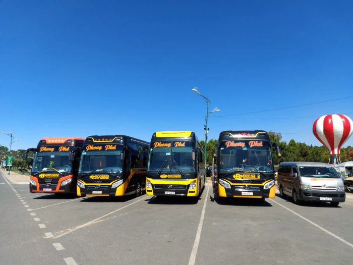 Hình ảnh nội thất sang trọng trên xe Phong Phú Limousine