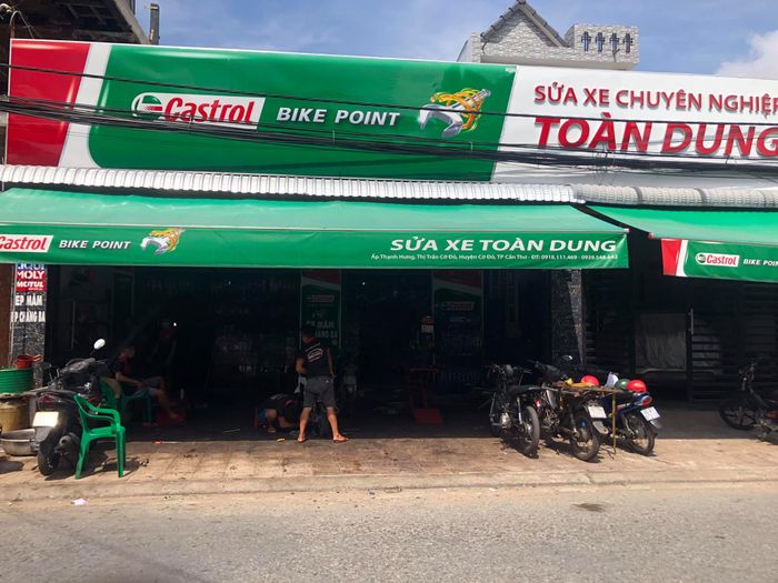 Hình ảnh đội ngũ kỹ thuật viên tại Sửa Xe Toàn Dung - Ảnh 2