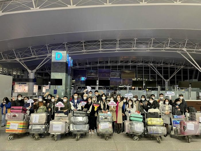 Hình ảnh Flycom - Đối tác du học Đức tin cậy