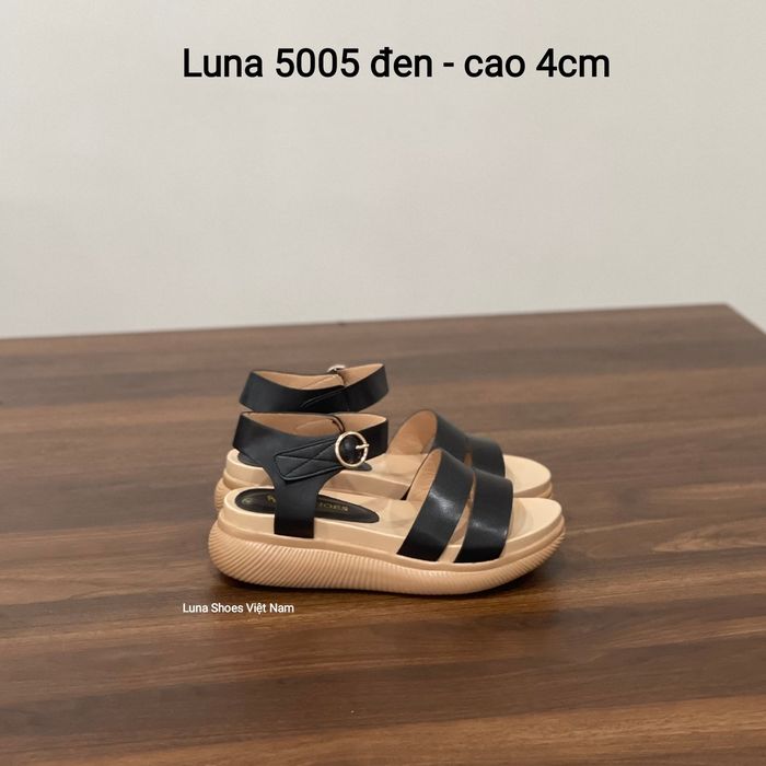 Sandal thiết kế độc quyền từ Luna Shoes