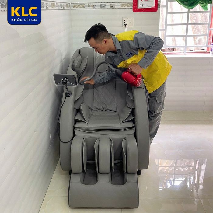 Ảnh minh họa dịch vụ bảo hành tận nơi của KLC – Tận tâm và chuyên nghiệp