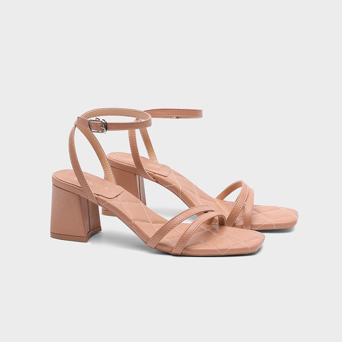 Dily Shoes - Ảnh 2: Phong cách thời thượng, chất lượng vượt trội
