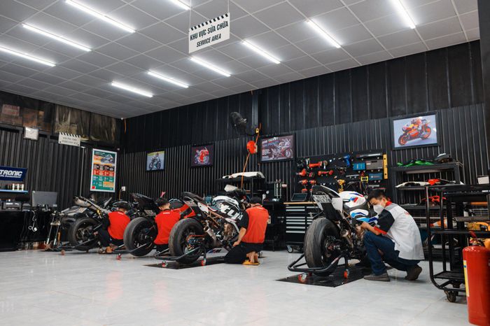 Hình ảnh đặc sắc về Motor Tiên Tiến - Nơi chăm sóc xe PKL chuyên nghiệp