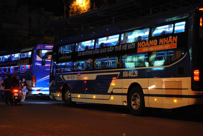 Hành khách trải nghiệm dịch vụ - Hoàng Nhân Transport