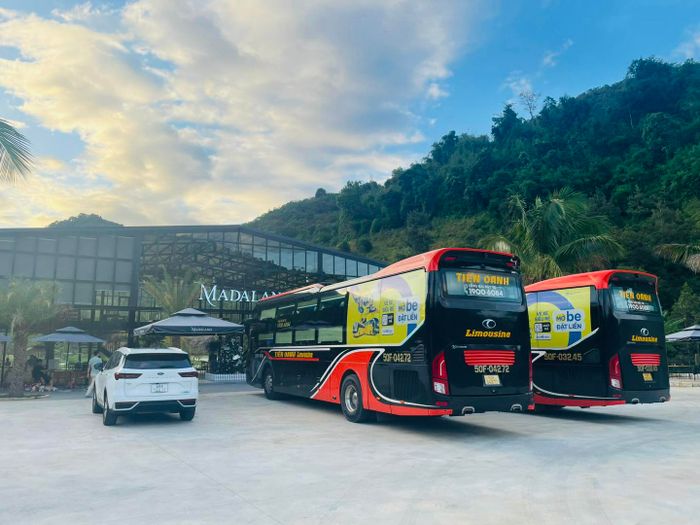 Đội xe hiện đại với nội thất tiện nghi của Tiến Oanh