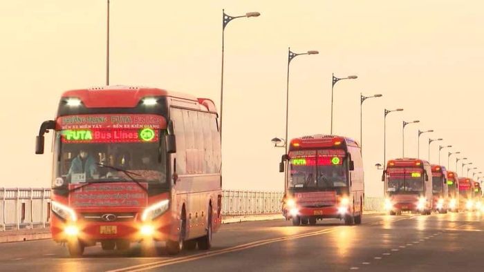 Nội thất hiện đại - Xe khách Phương Trang