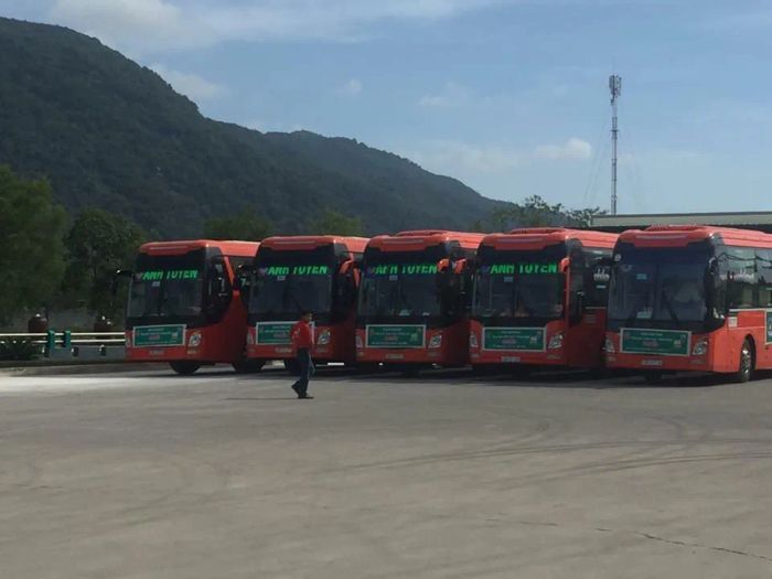 Hình ảnh nội thất tiện nghi trên xe Anh Tuyên