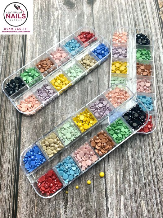 Không gian trưng bày đa dạng phụ kiện nail tại Phụ Kiện Nail Sài Thành