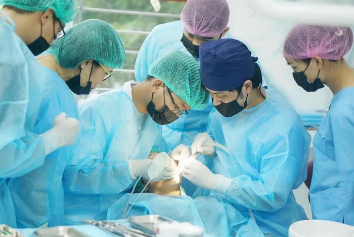 Góc nhìn chân thực về phòng khám Nha Khoa Cao Hảo - Môi trường vô trùng, quy trình chuẩn y khoa, cam kết an toàn tuyệt đối cho khách hàng.