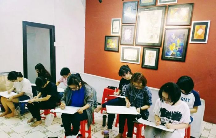 Hình ảnh học viên vẽ tại trung tâm Lê Nhất - ảnh minh họa 1