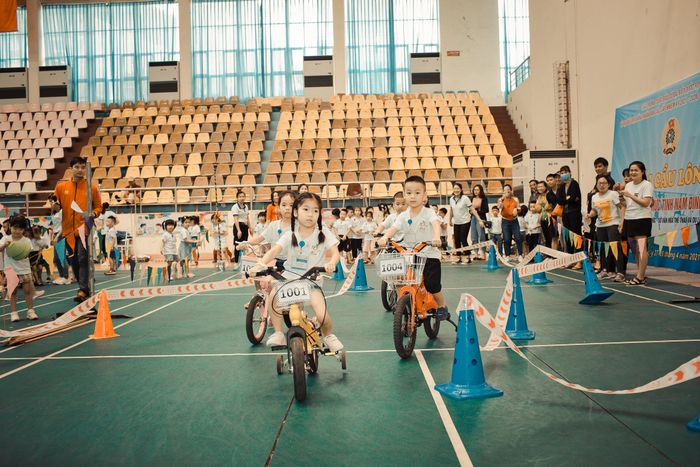 Hình ảnh khuôn viên xanh mát tại Mầm Non Song Ngữ Happy School