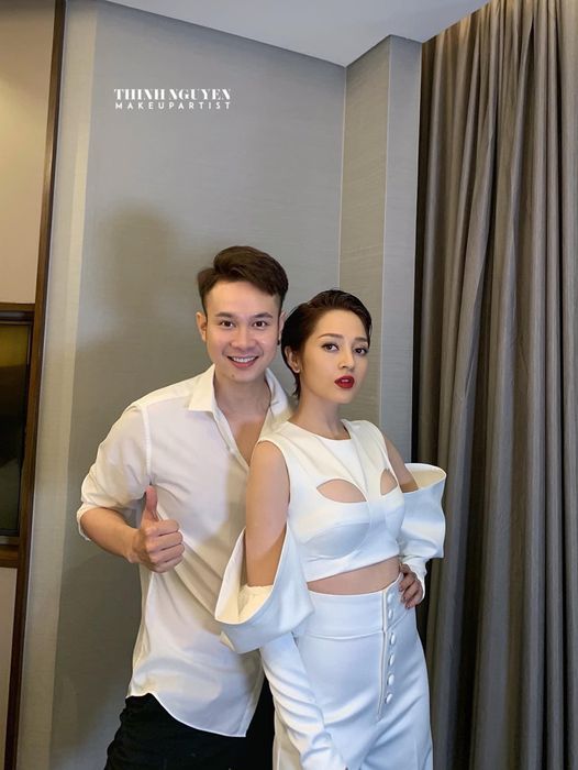 Thịnh Nguyễn Make Up đã có cơ hội hợp tác cùng nhiều nghệ sĩ nổi tiếng, tạo ra những tác phẩm trang điểm xuất sắc khiến mọi người phải trầm trồ.