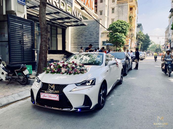 Khoảnh khắc đẹp cùng dàn xe cưới cao cấp tại Thuê Xe Cưới Vip (Ảnh 3)