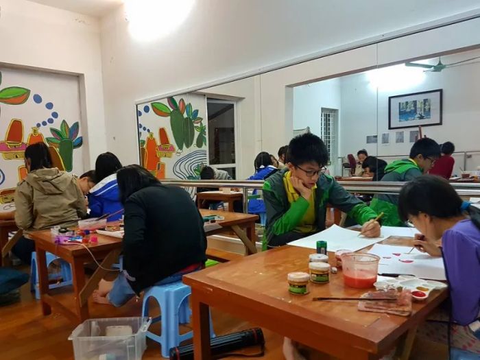 Hình ảnh học viên vẽ tại Trung tâm nghệ thuật Hoa Tâm - ảnh minh họa 1