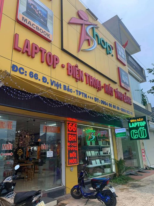 Không gian trưng bày ấn tượng tại Bạch Gia Store