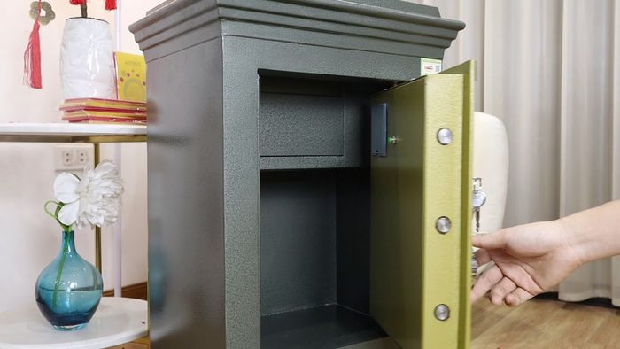 Két Sắt Hợp Thành Ảnh 2