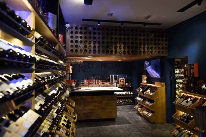 Không gian sang trọng tại Red Apron Fine Wines and Spirits (Ảnh 1)