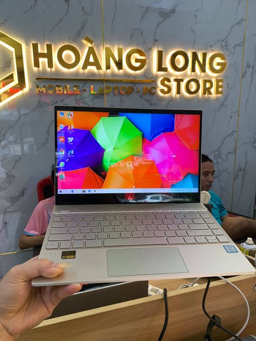 Không gian trưng bày đa dạng tại Máy Tính Hoàng Long