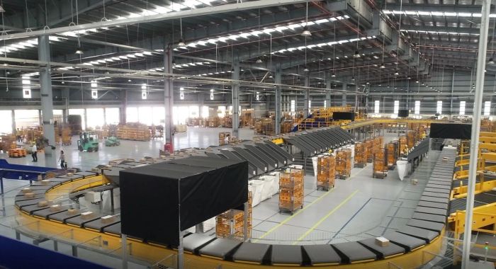 EMS Việt Nam - Hình ảnh đội ngũ nhân viên chuyên nghiệp