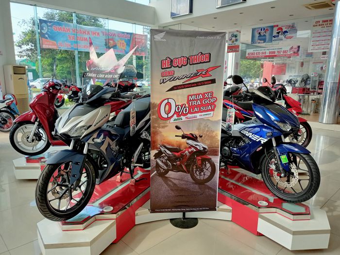 Hình ảnh showroom Honda Huệ Lộc - Không gian trưng bày hiện đại